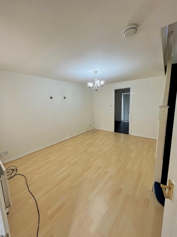 Property photo 2 of 6 Image