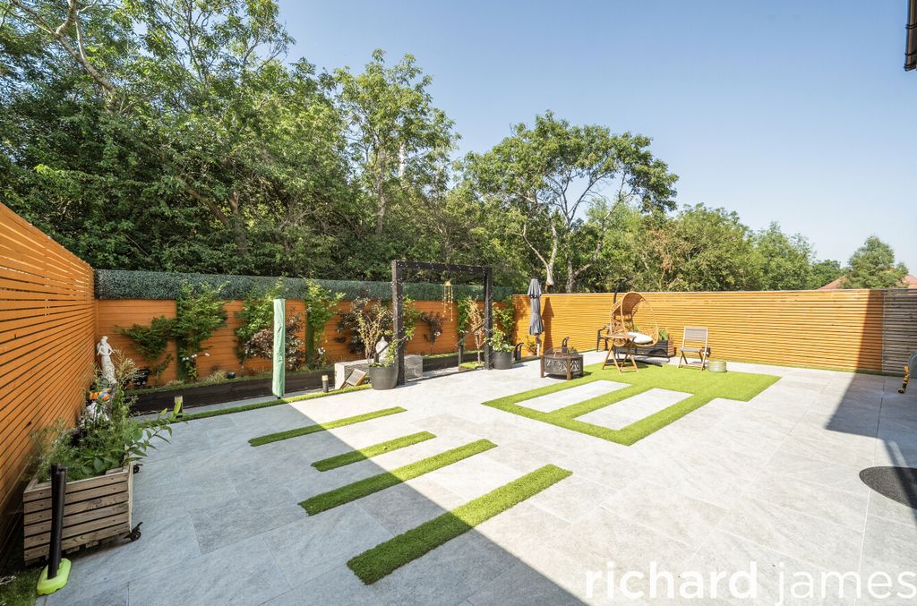 Property photo 1 of 20 0Ace0c7409A44Aa583d21E2F7c887Faf