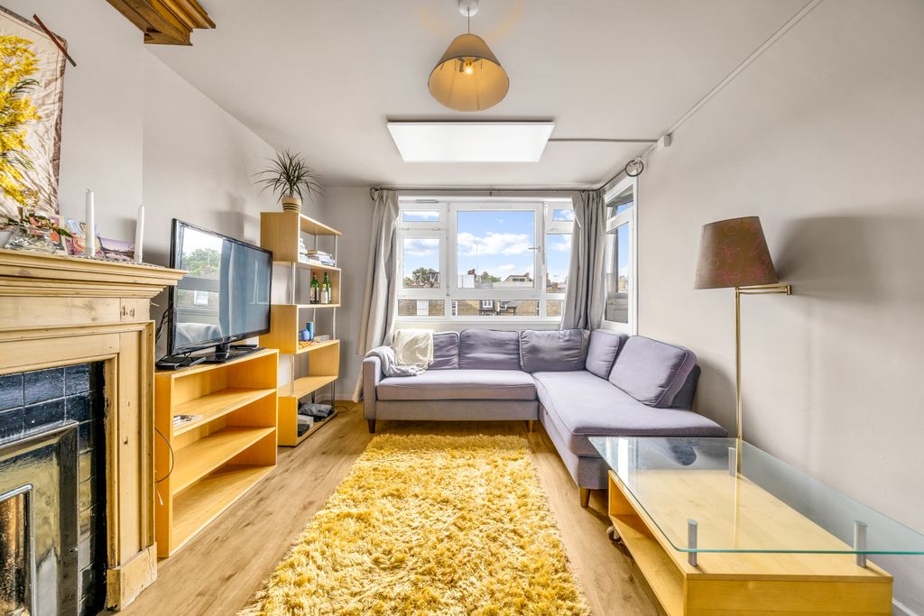 Property photo 1 of 12