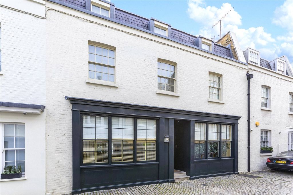 Property photo 1 of 17 External