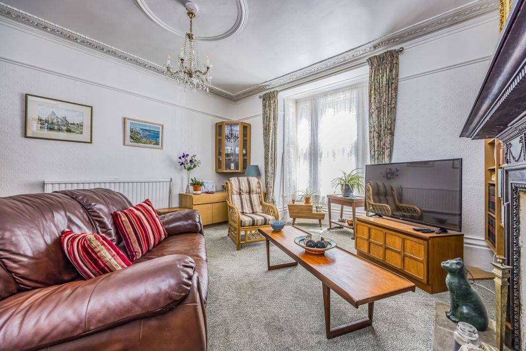 Property photo 2 of 24 23 Livingstone Road, Southsea-Porticomarketing-Fin