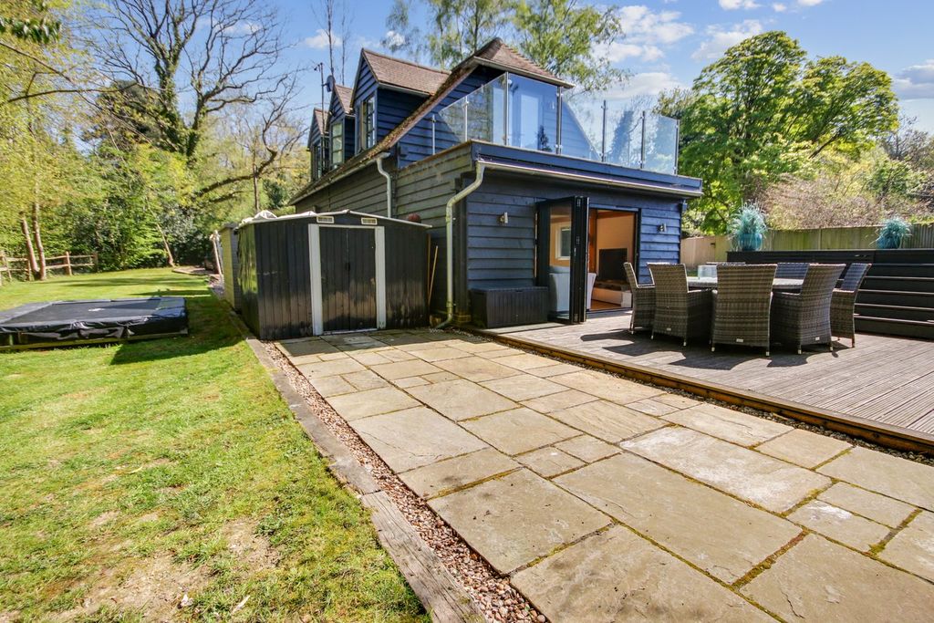 Property photo 2 of 23