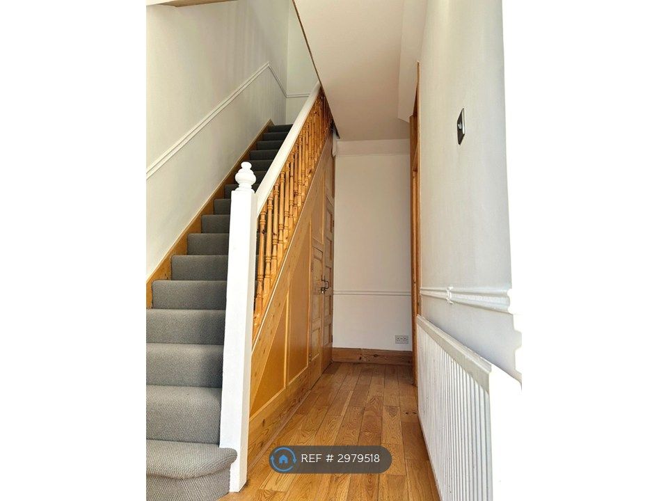 Property photo 2 of 12 Hallway