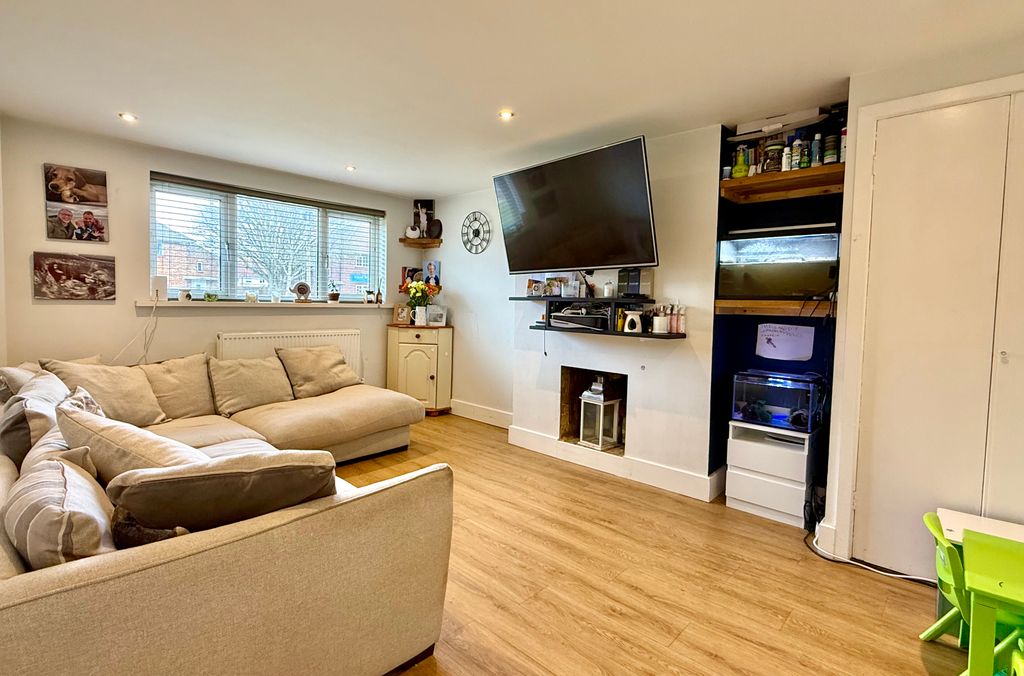 Property photo 3 of 7