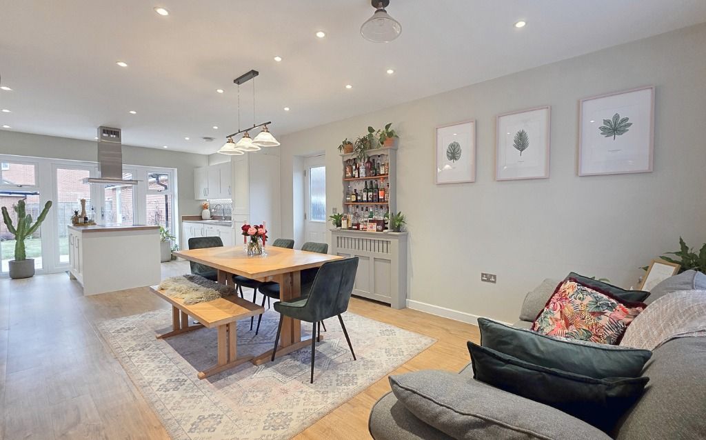 Property photo 2 of 21 4866804