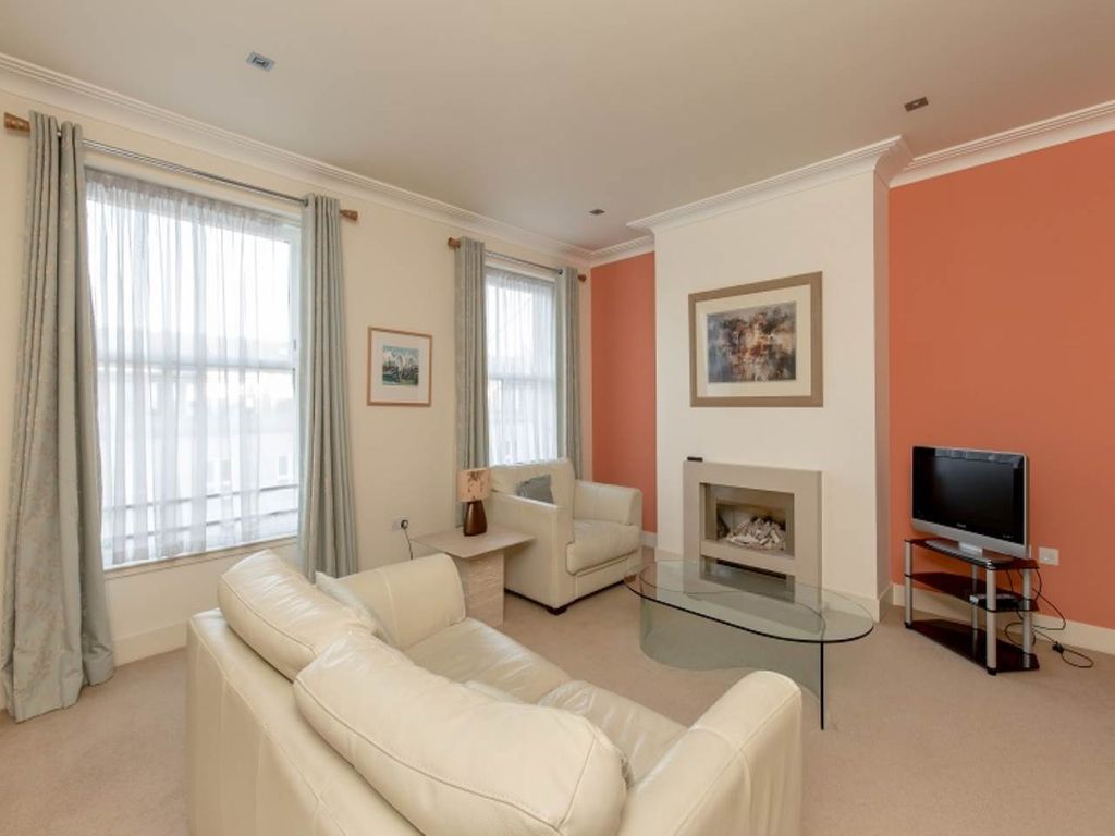 Property photo 2 of 10 1