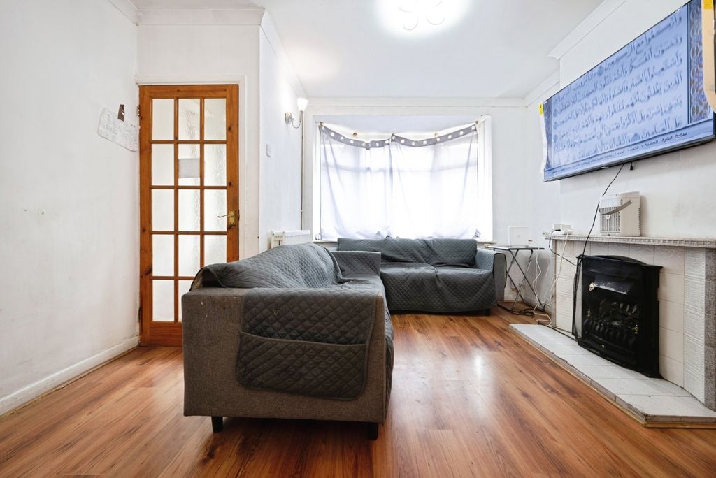 Property photo 2 of 18 Pbox-Img.Jpg
