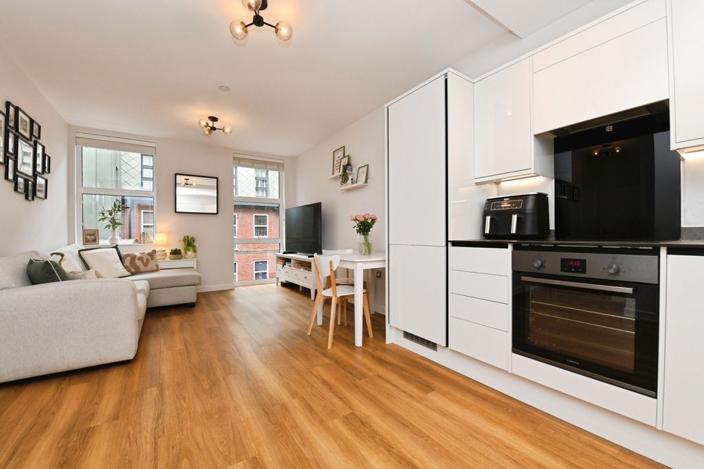 Property photo 1 of 17 Internal