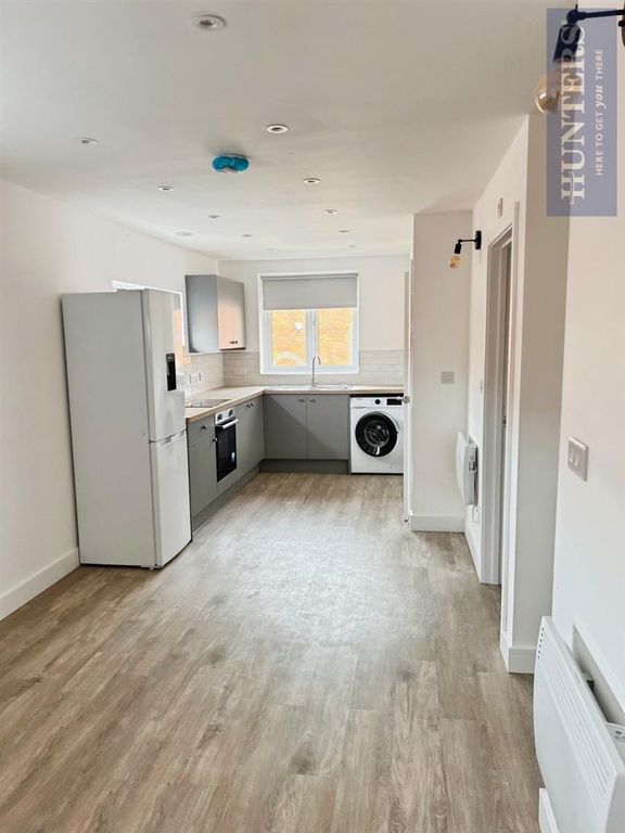 Property photo 1 of 6 Kitchen