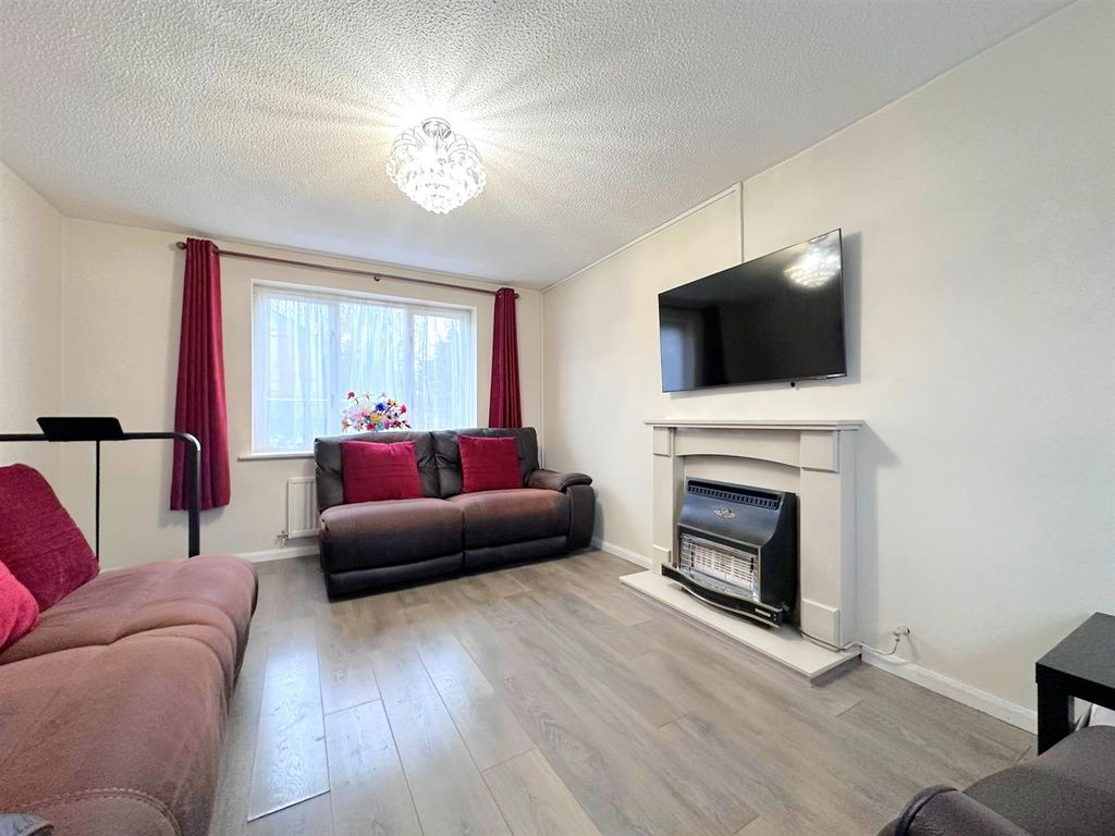 Property photo 2 of 12 Living Room