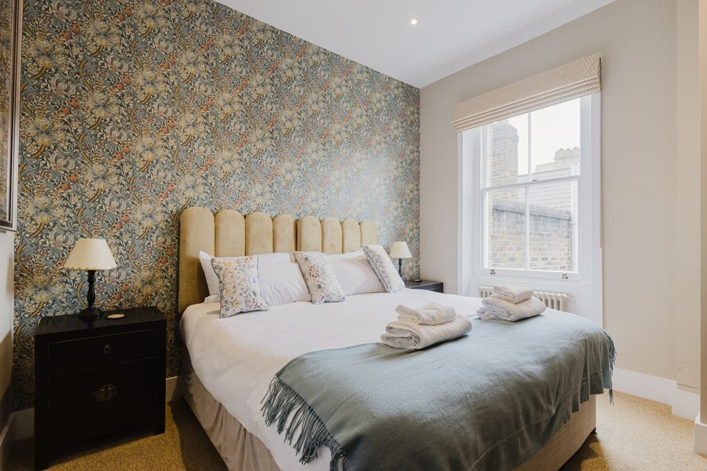 Property photo 3 of 39