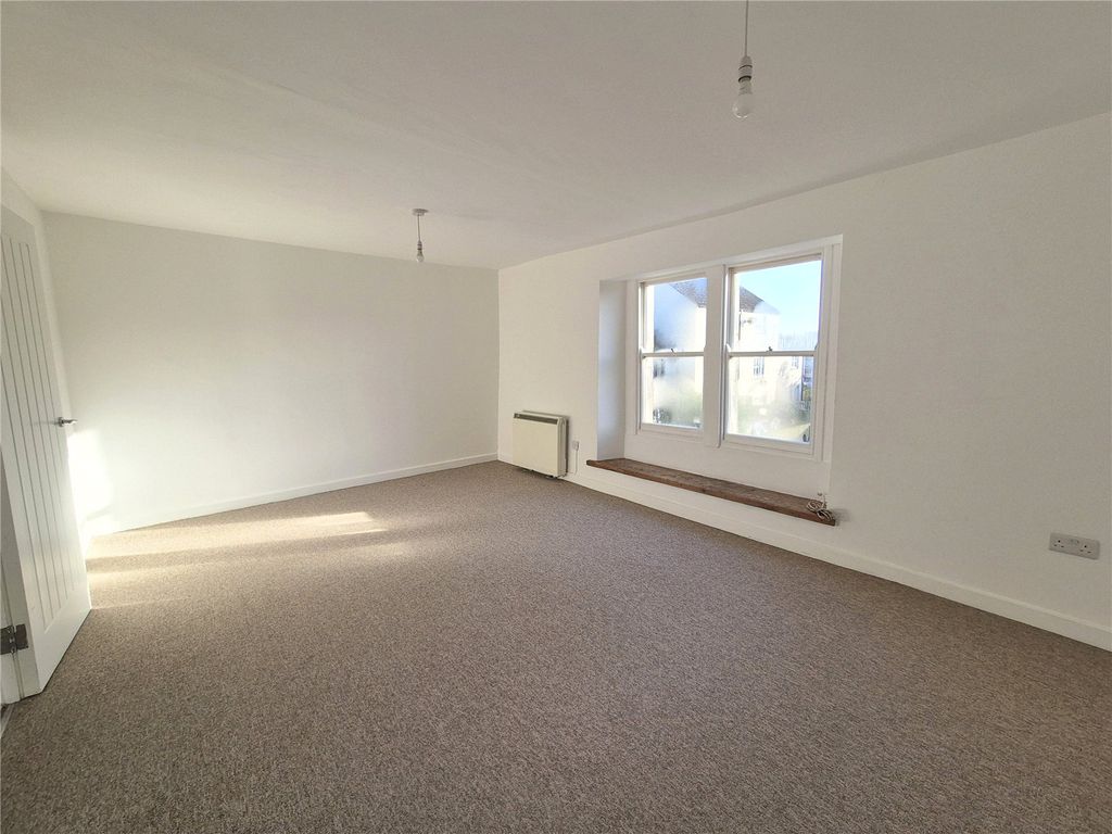 Property photo 3 of 12 Picture No. 19