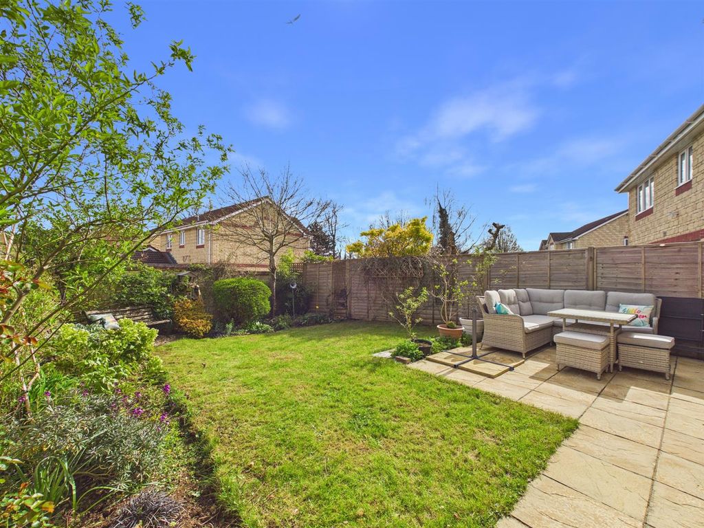 Property photo 3 of 13 Garden