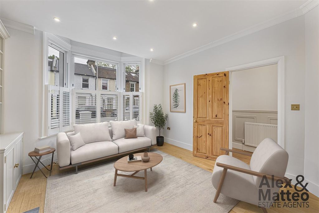 Property photo 1 of 14 Graveney Road