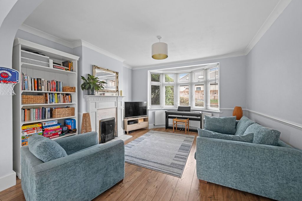 Property photo 2 of 13