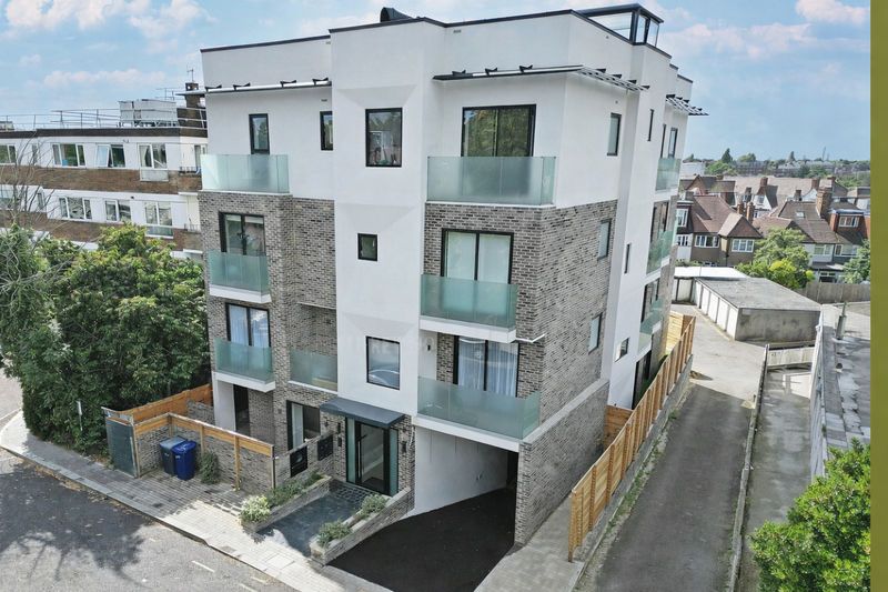 Property photo 1 of 18 Photo 18