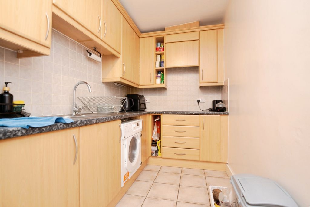Property photo 2 of 12 Separate Kitchen
