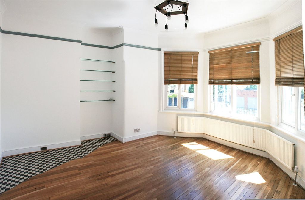 Property photo 3 of 12 Picture No. 14
