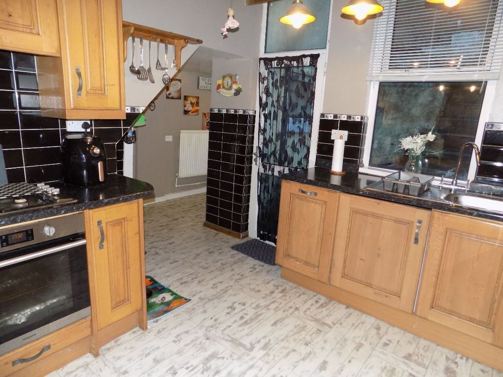 Property photo 3 of 46