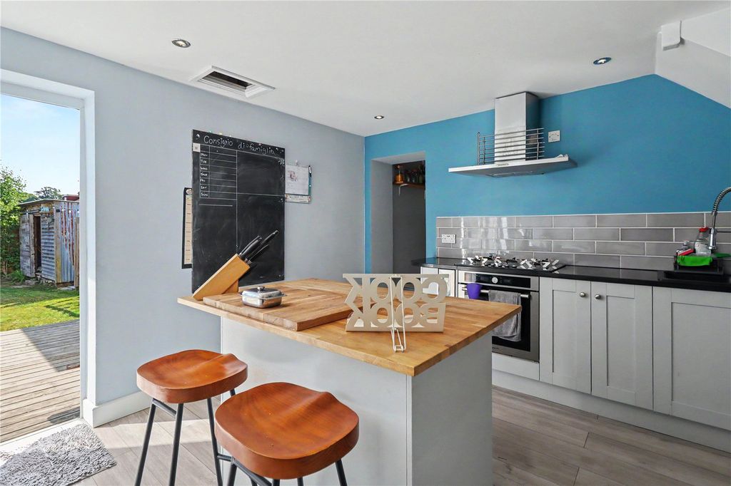 Property photo 3 of 18 Kitchen / Diner