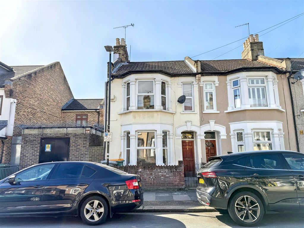 Property photo 1 of 11 Exterior