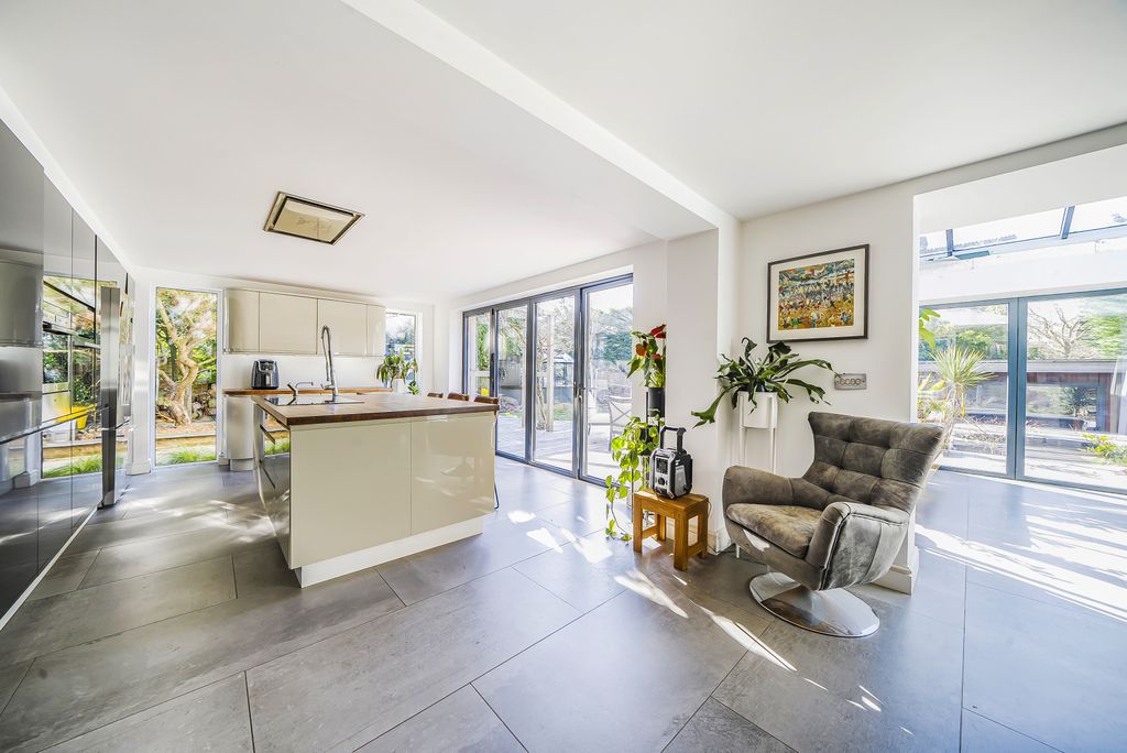 Property photo 1 of 19 Picture No. 17