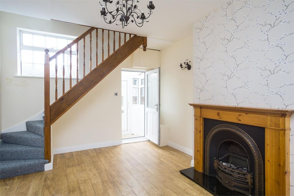 Property photo 1 of 9 2