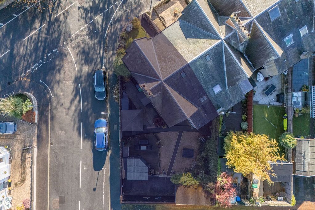 Property photo 3 of 36