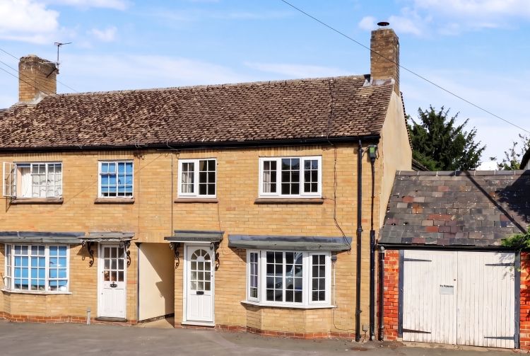 Property photo 1 of 9 339397
