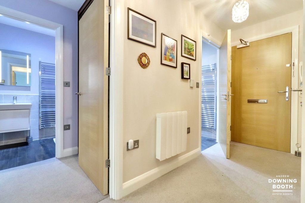 Property photo 3 of 28
