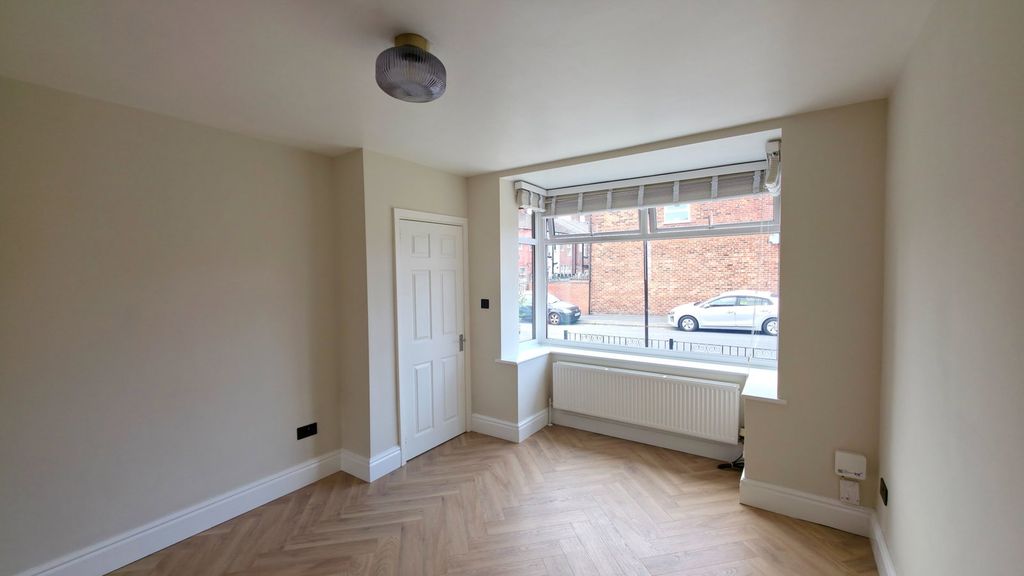 Property photo 3 of 32