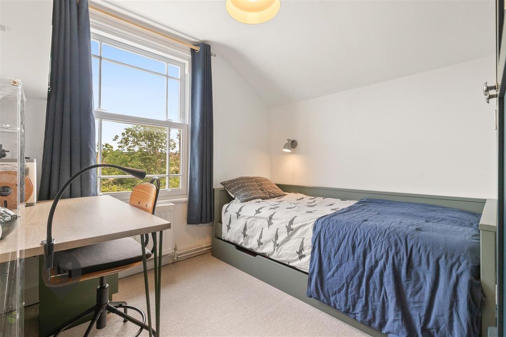 Property photo 2 of 8 Gap Road 32 F2 Lm-4.Jpg