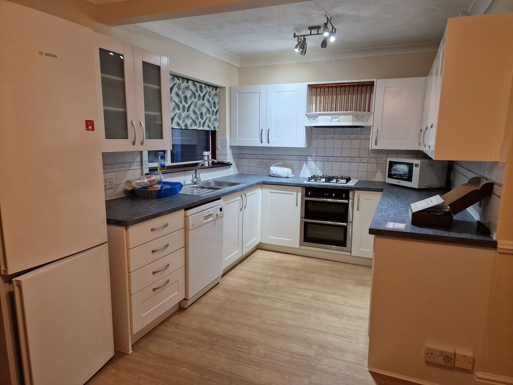 Property photo 2 of 6 Pinner Road, Nrothwood, Ha6 1Qr (4)