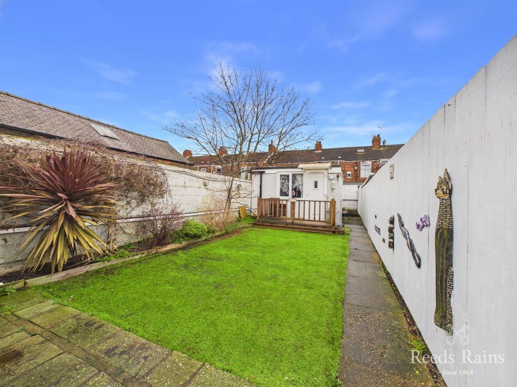 Property photo 2 of 19 Rear Garden