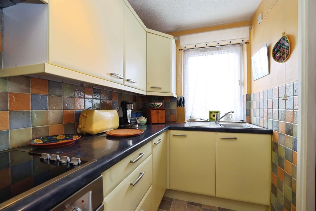 Property photo 2 of 13