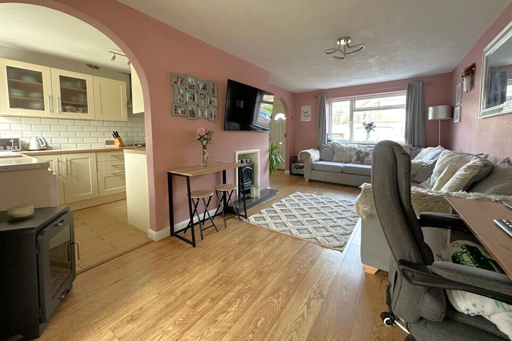 Property photo 3 of 14 Photo 2