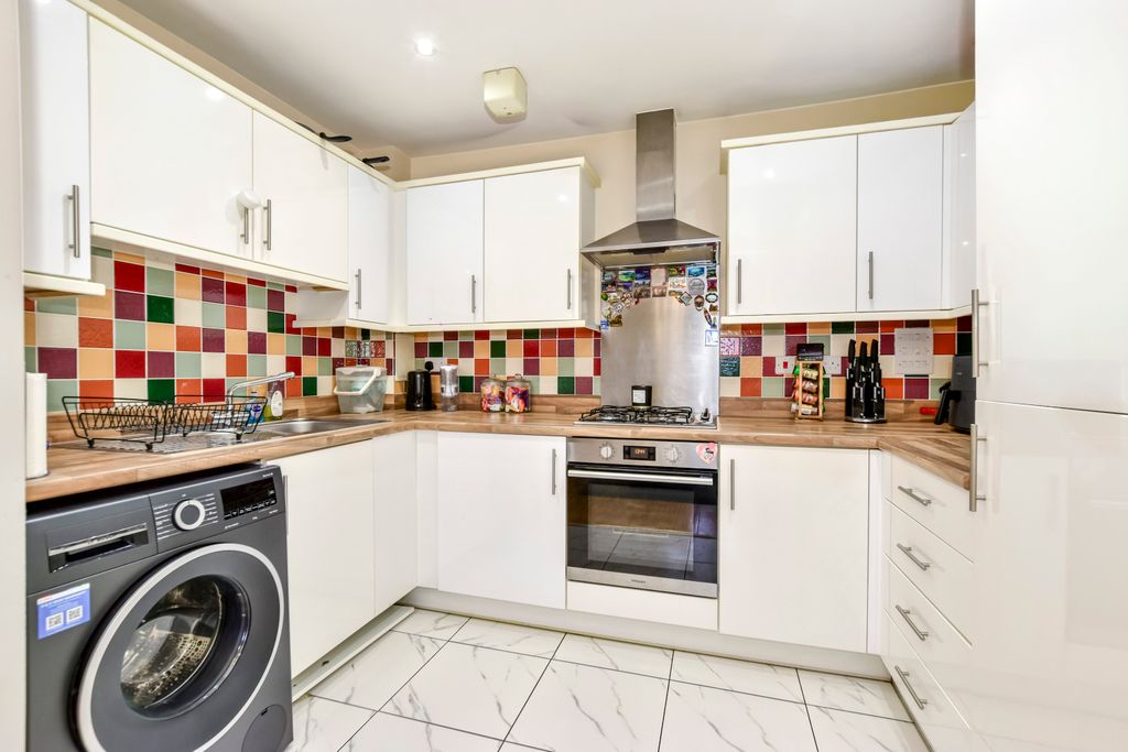 Property photo 3 of 14 Dsc_0438-Dsc_0439