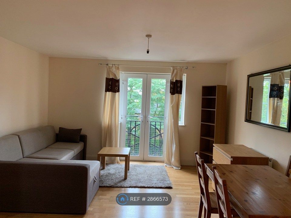 Property photo 2 of 21