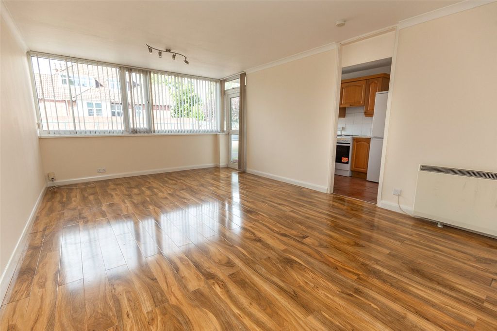 Property photo 2 of 10 Picture No. 03