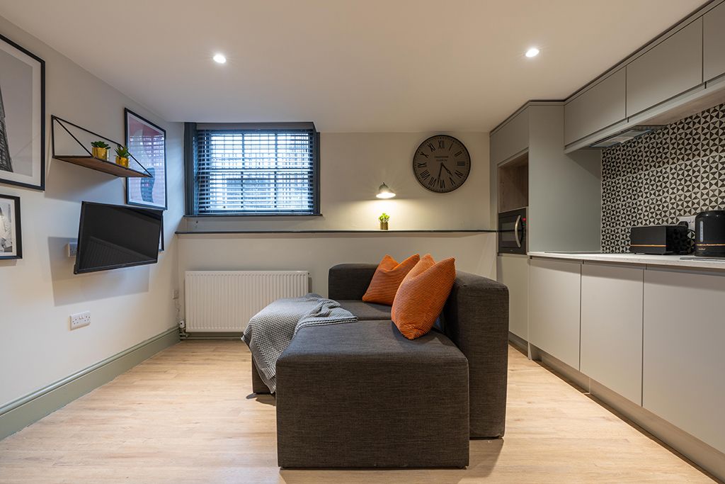 Property photo 1 of 7 Photo 0