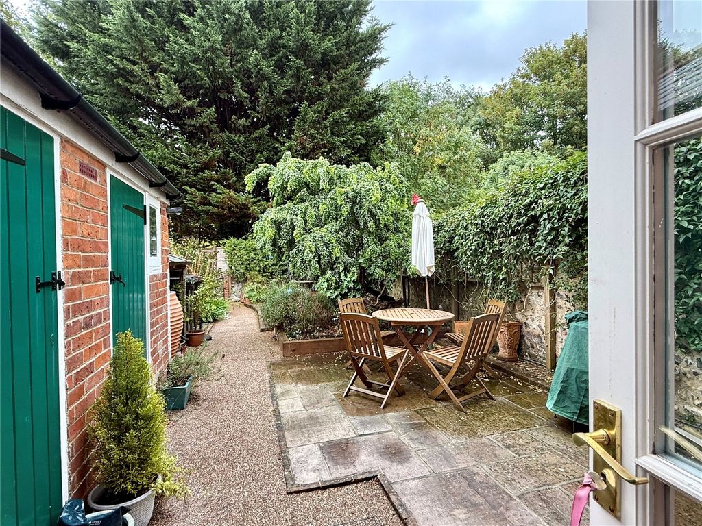 Property photo 3 of 16 Picture No. 11