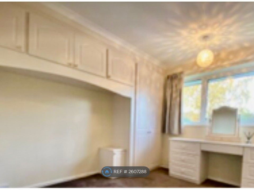 Property photo 3 of 6 Bedroom 1
