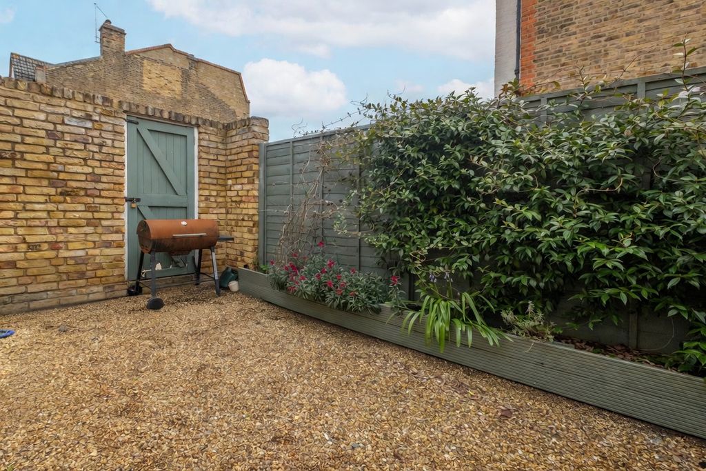 Property photo 3 of 12