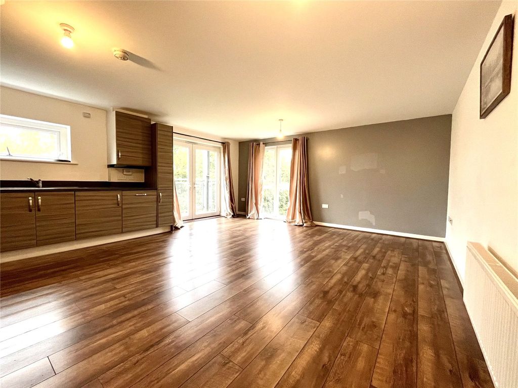 Property photo 2 of 10 Lounge