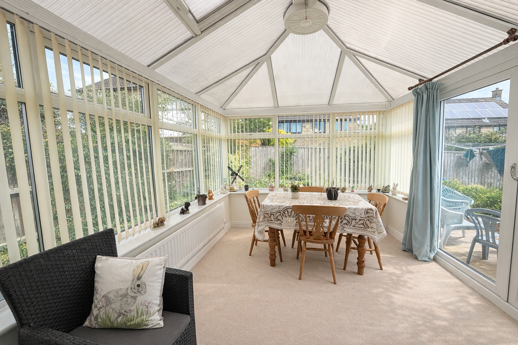 Property photo 3 of 9 Conservatory