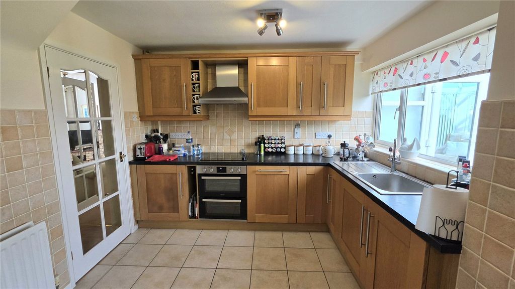 Property photo 2 of 22 Picture No. 19