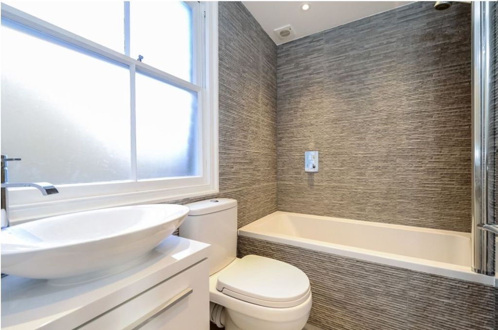 Property photo 3 of 8 Bathroom