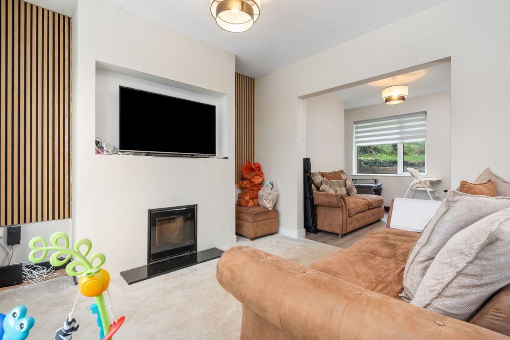 Property photo 2 of 24