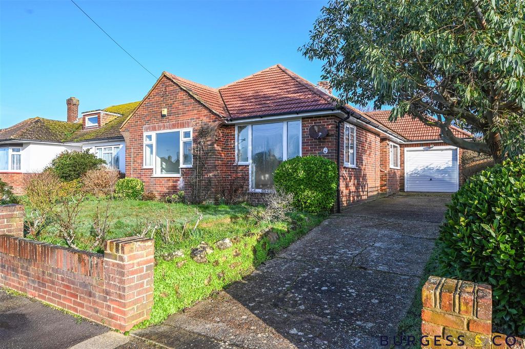 Property photo 1 of 19 37 Wychurst Gardens Tn39 (1).Jpg