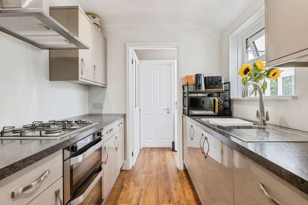 Property photo 3 of 18 Pbox-Img.Jpg